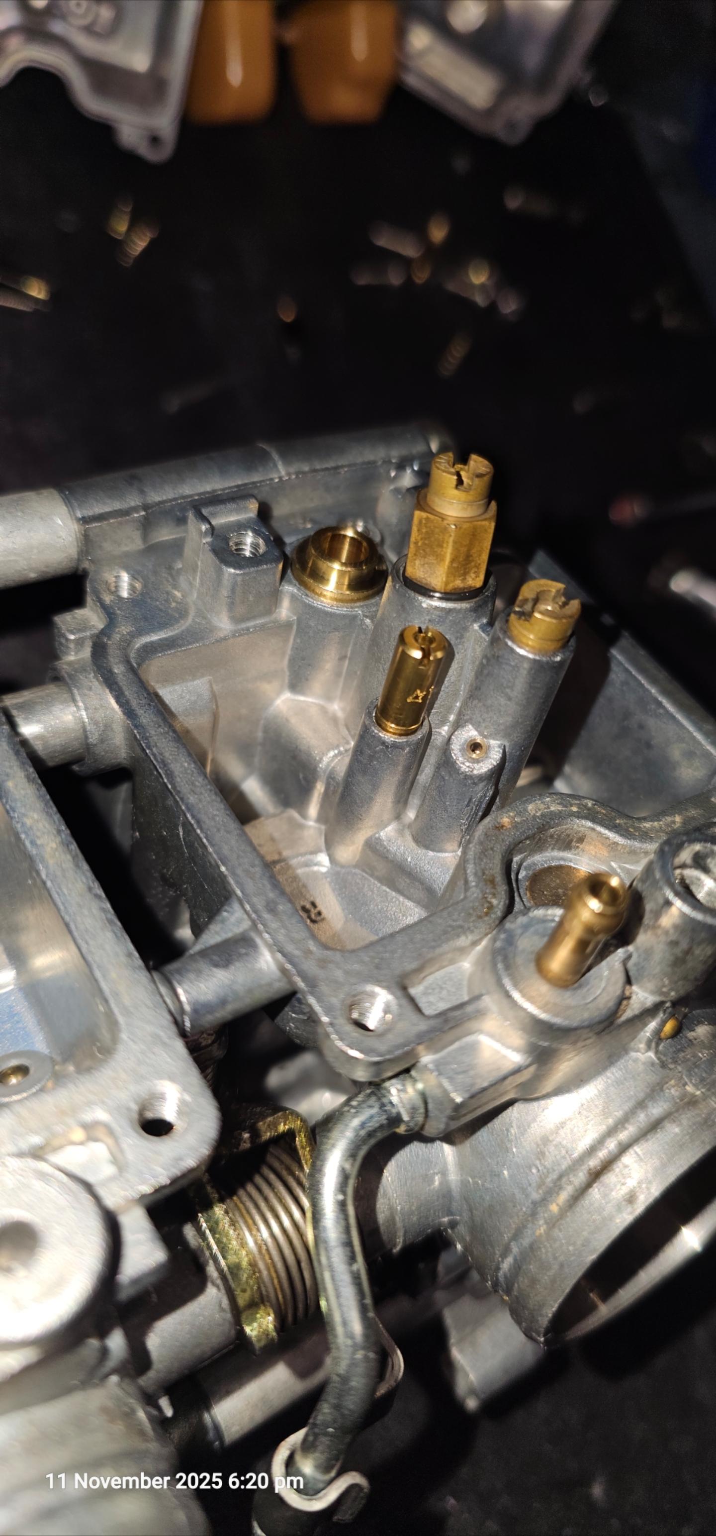 Fully Refurbished Carburettors for the Yamaha fzs 600 fazer