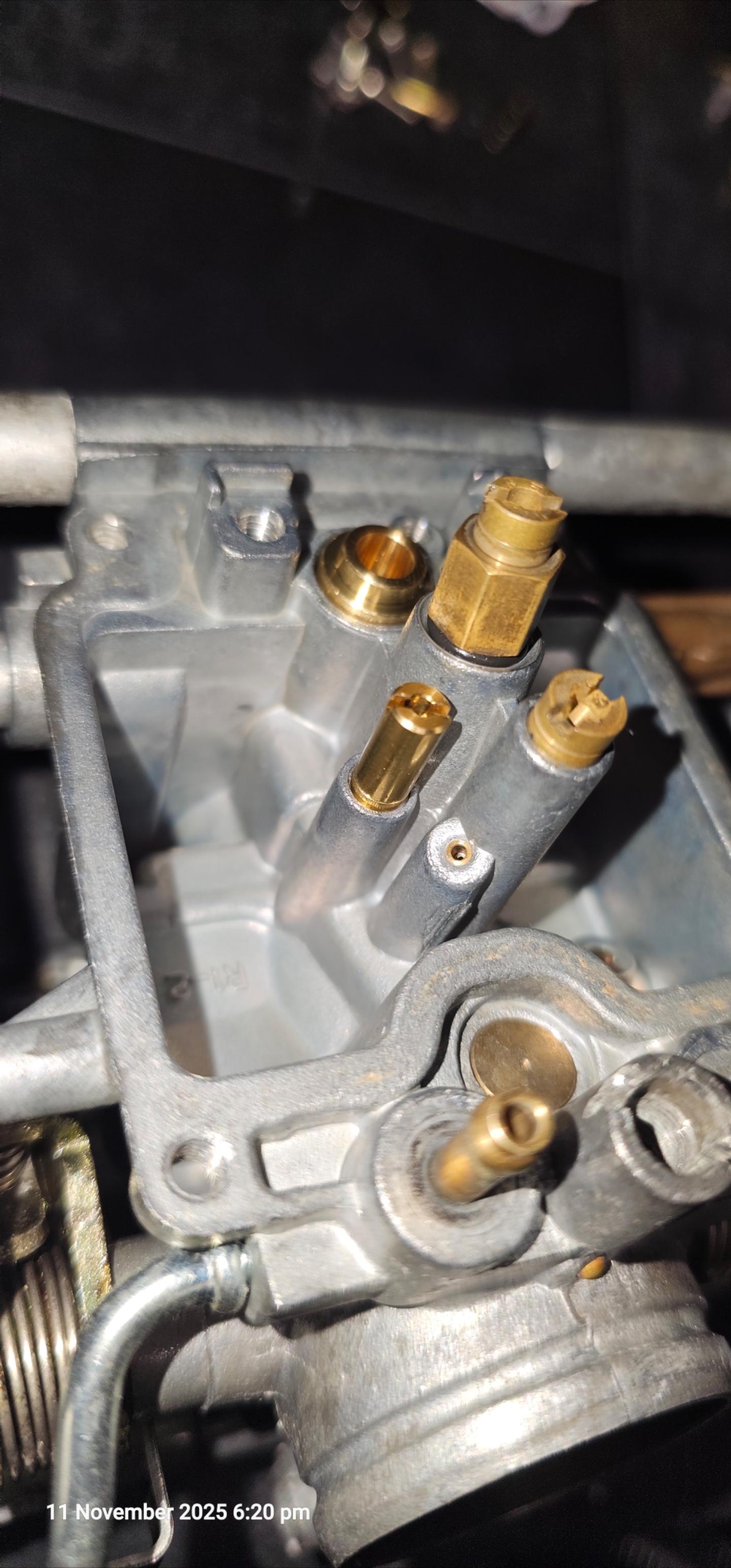 Fully Refurbished Carburettors for the Yamaha fzs 600 fazer