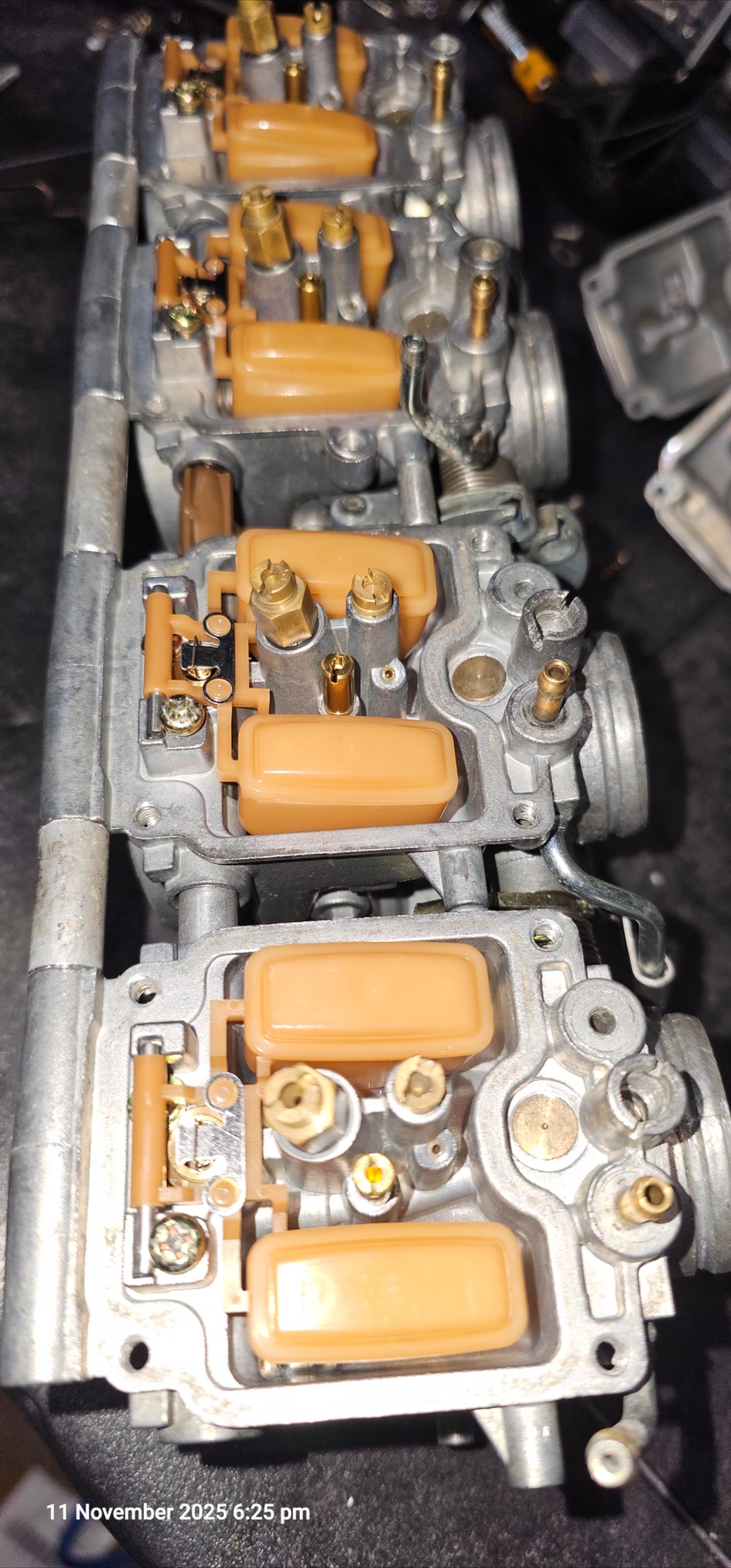 Fully Refurbished Carburettors for the Yamaha fzs 600 fazer