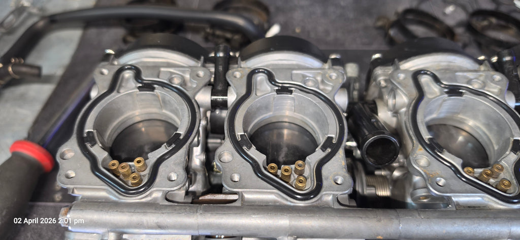 Honda CBR900RR Carburettor refurbishment service including vapour blasting & Ultrasonic cleaning