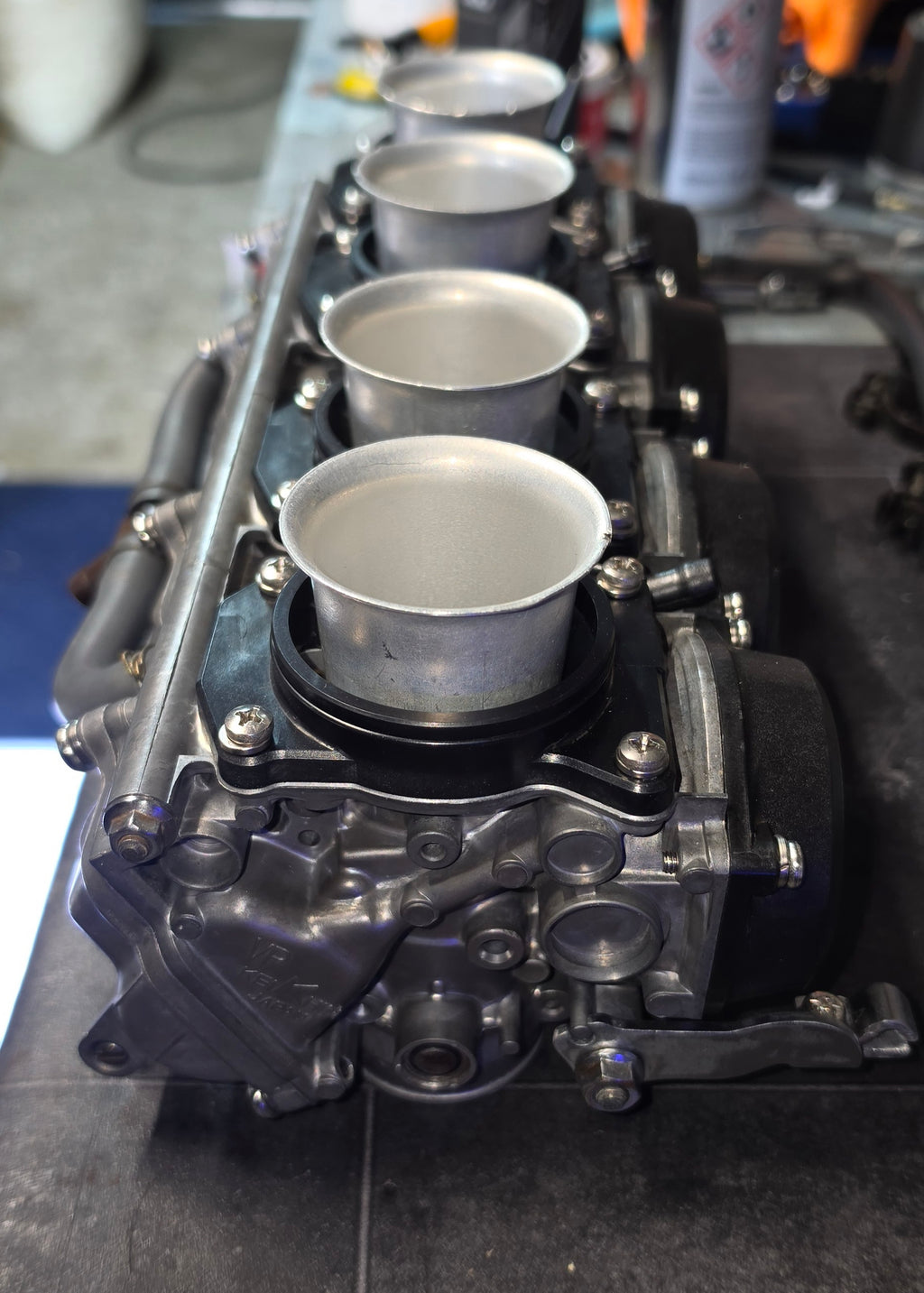 Honda CBR900RR Carburettor refurbishment service including vapour blasting & Ultrasonic cleaning