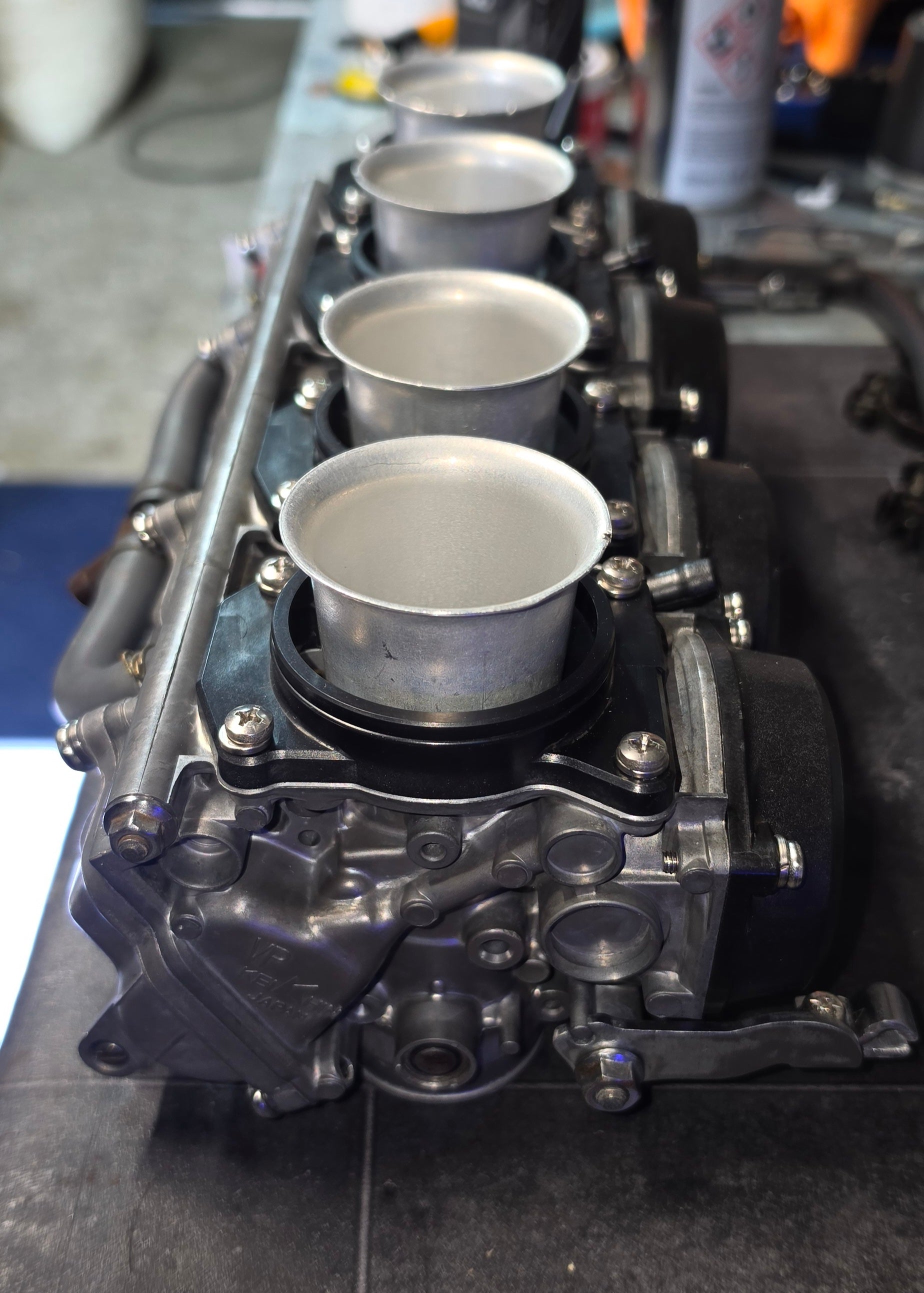 Honda CBR900RR Carburettor refurbishment service including vapour blasting & Ultrasonic cleaning