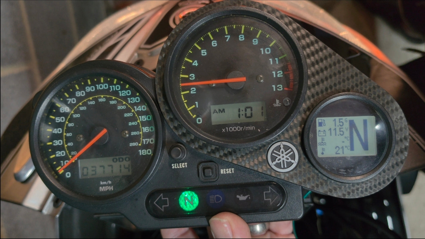 Yamaha fzs 1000 fazer speedo/review counter/clocks used part with brand new V9 multiguage fitted.