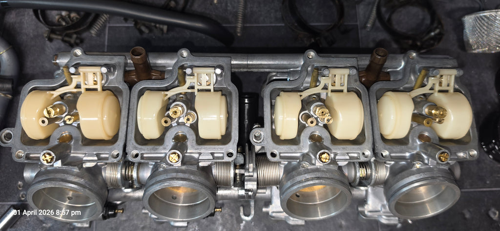Honda CBR900RR Carburettor refurbishment service including vapour blasting & Ultrasonic cleaning