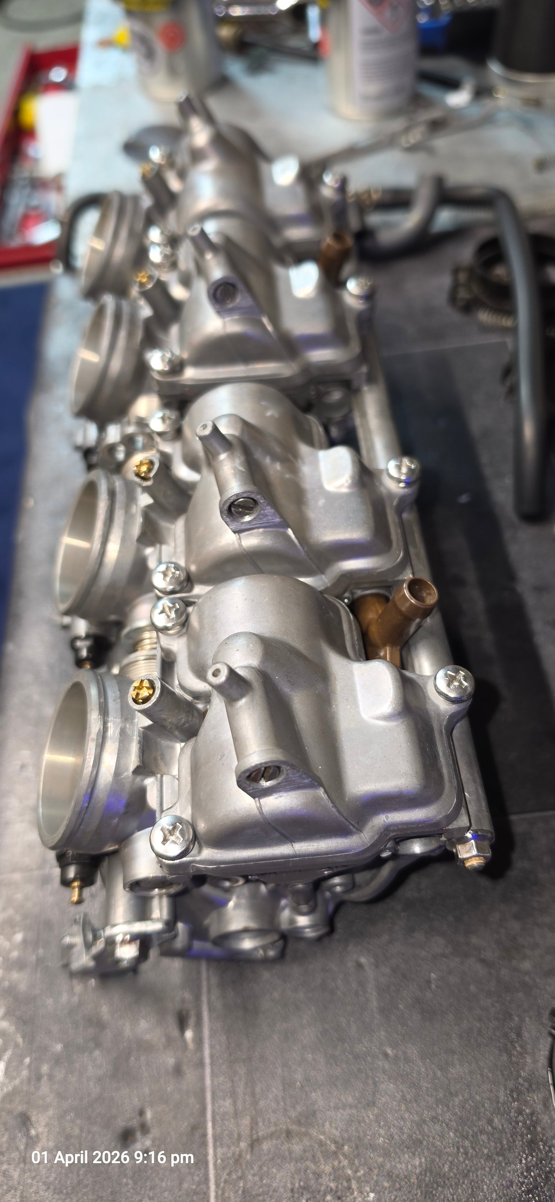 Honda CBR900RR Carburettor refurbishment service including vapour blasting & Ultrasonic cleaning