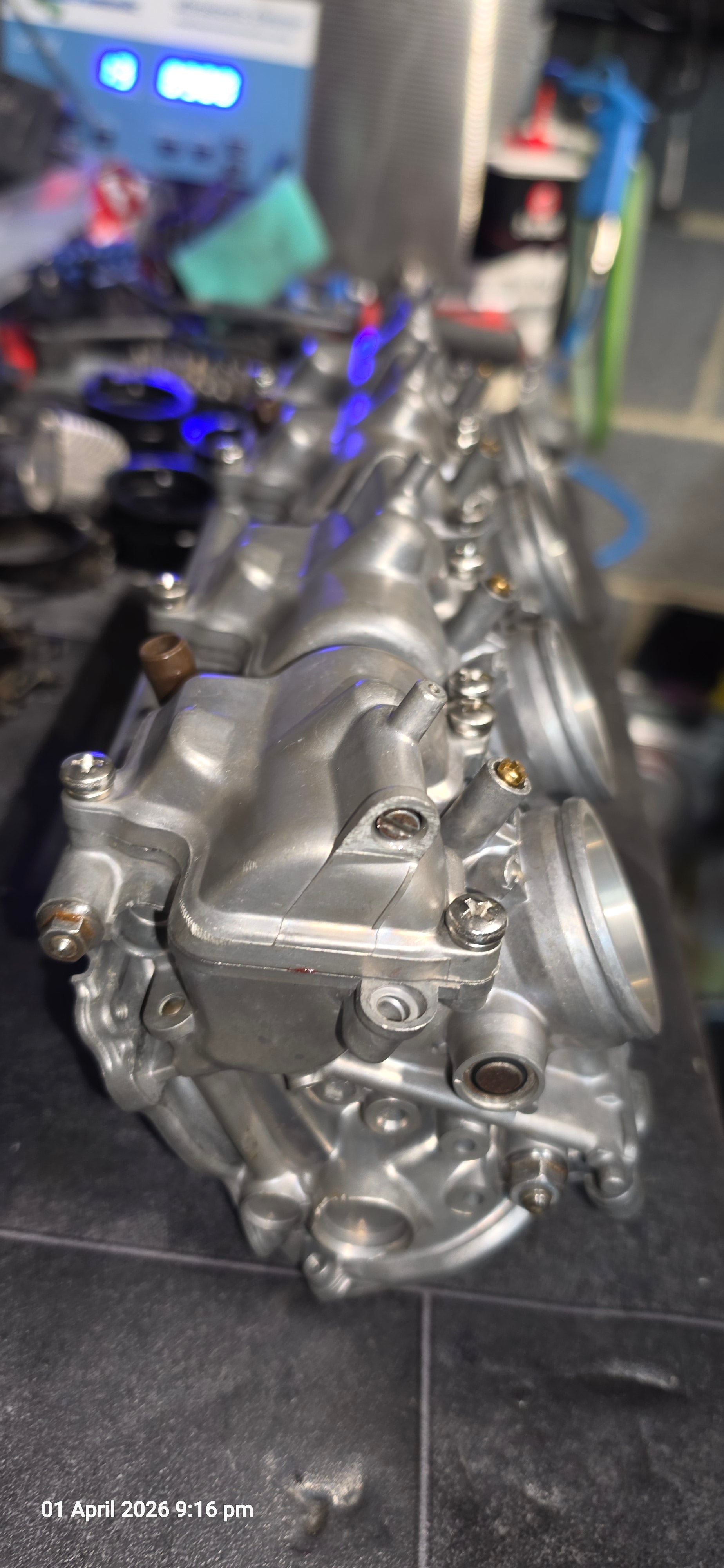 Honda CBR900RR Carburettor refurbishment service including vapour blasting & Ultrasonic cleaning