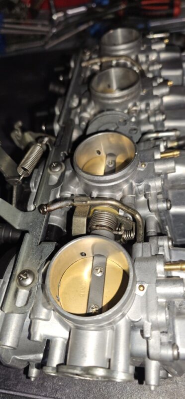 Refurbished Yamaha FZS 1000 Carburettors fitted with the Ivan's Performance Slip-on FZ-0102SO jet kit